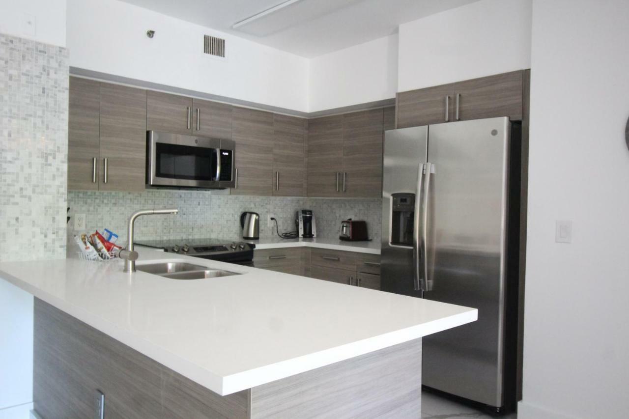 شقة Yacht Club At Aventura 2 Bed 2 Bath Luxurius Cozy Brand New المظهر الخارجي الصورة